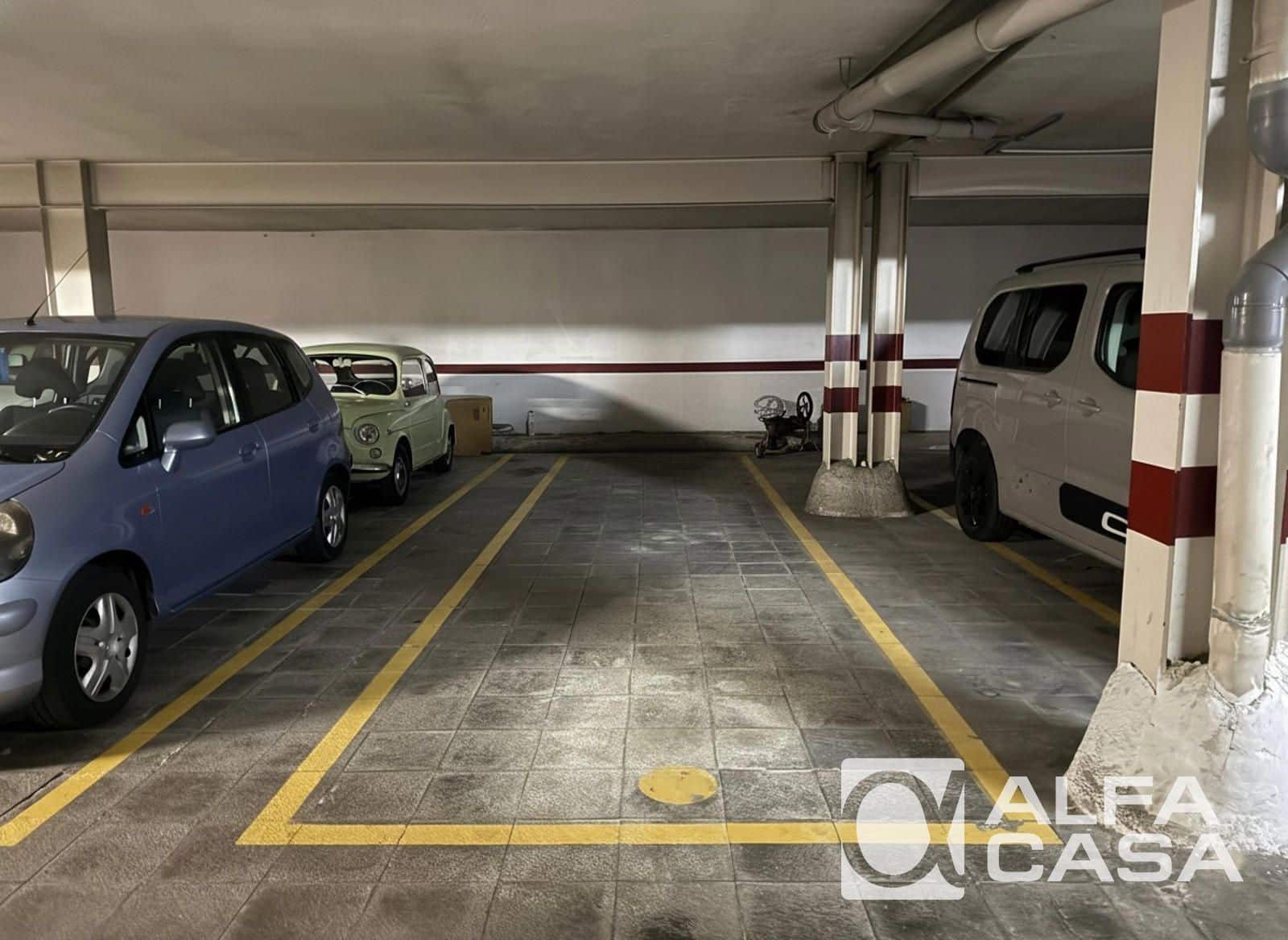 2 bedroom Flat for sale in Lloret de Mar with pool garage - € 230,000 (Ref: 9448486)