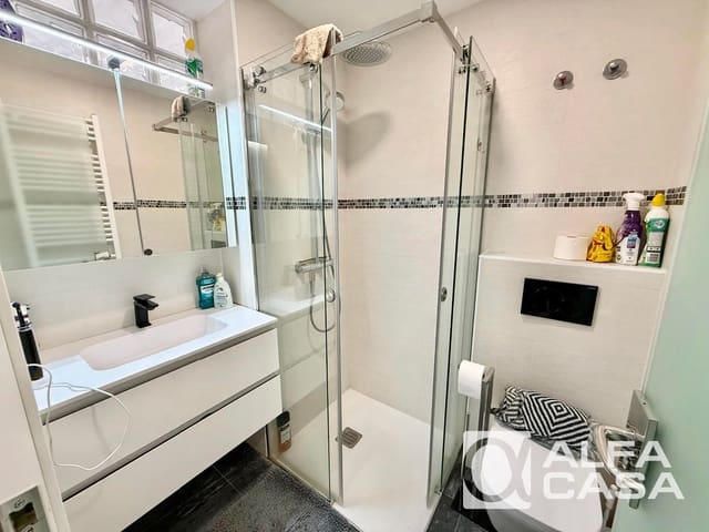 2 soveværelse Lejlighed til salg i Lloret de Mar med swimmingpool garage - € 230.000 (Ref: 9448486)