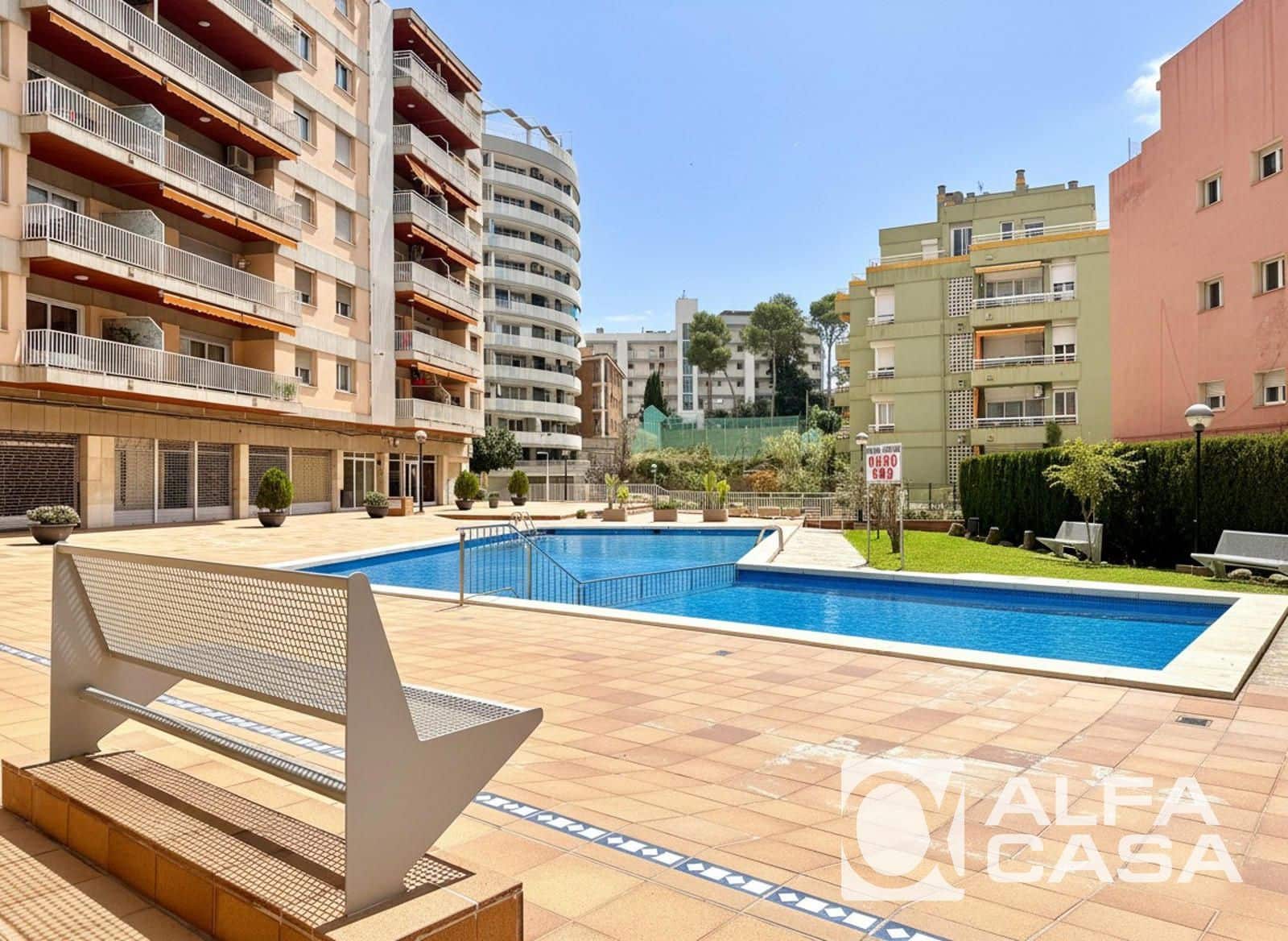 2 bedroom Flat for sale in Lloret de Mar with pool garage - € 230,000 (Ref: 9448486)