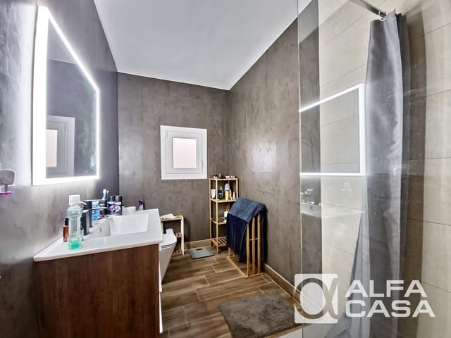 3 slaapkamer Villa te koop in Lloret de Mar met garage - € 259.000 (Ref: 9510302)