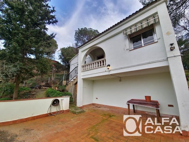 3 slaapkamer Villa te koop in Lloret de Mar met garage - € 259.000 (Ref: 9510302)