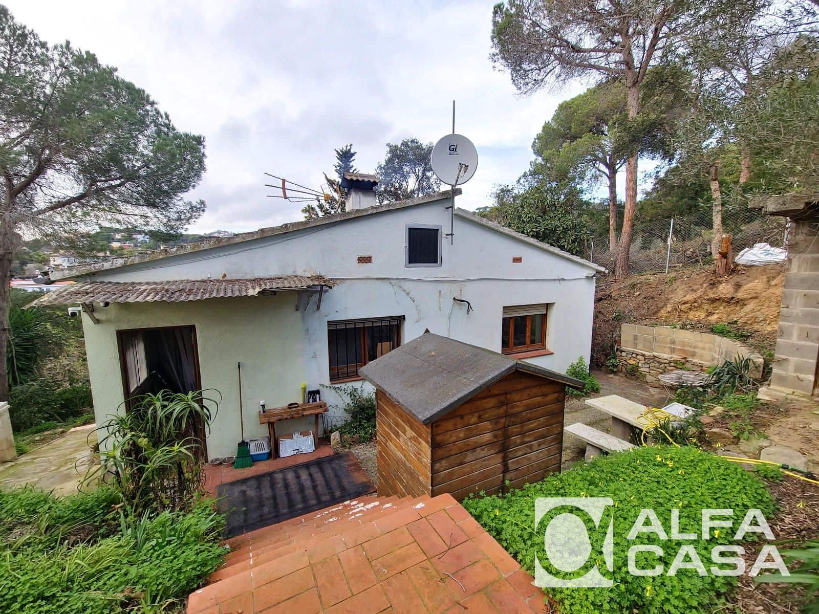 3 slaapkamer Villa te koop in Lloret de Mar met garage - € 259.000 (Ref: 9510302)