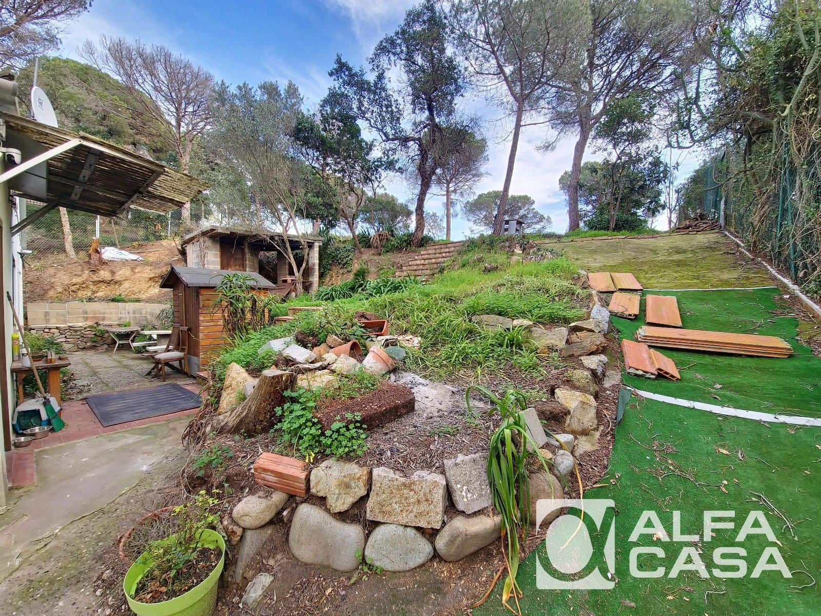 3 slaapkamer Villa te koop in Lloret de Mar met garage - € 259.000 (Ref: 9510302)