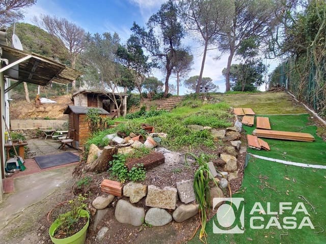 3 slaapkamer Villa te koop in Lloret de Mar met garage - € 259.000 (Ref: 9510302)