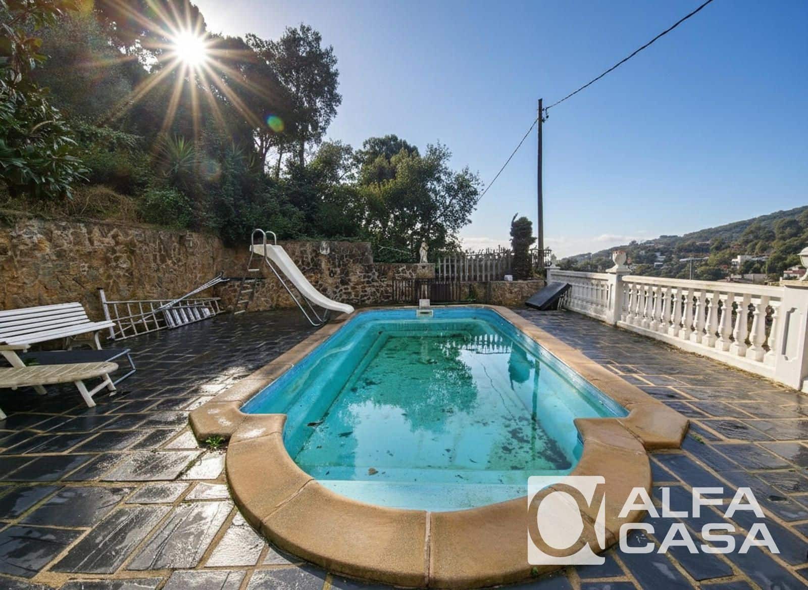 Chalet de 4 habitaciones en Lloret de Mar en venta con piscina garaje - 380.000 € (Ref: 9592253)