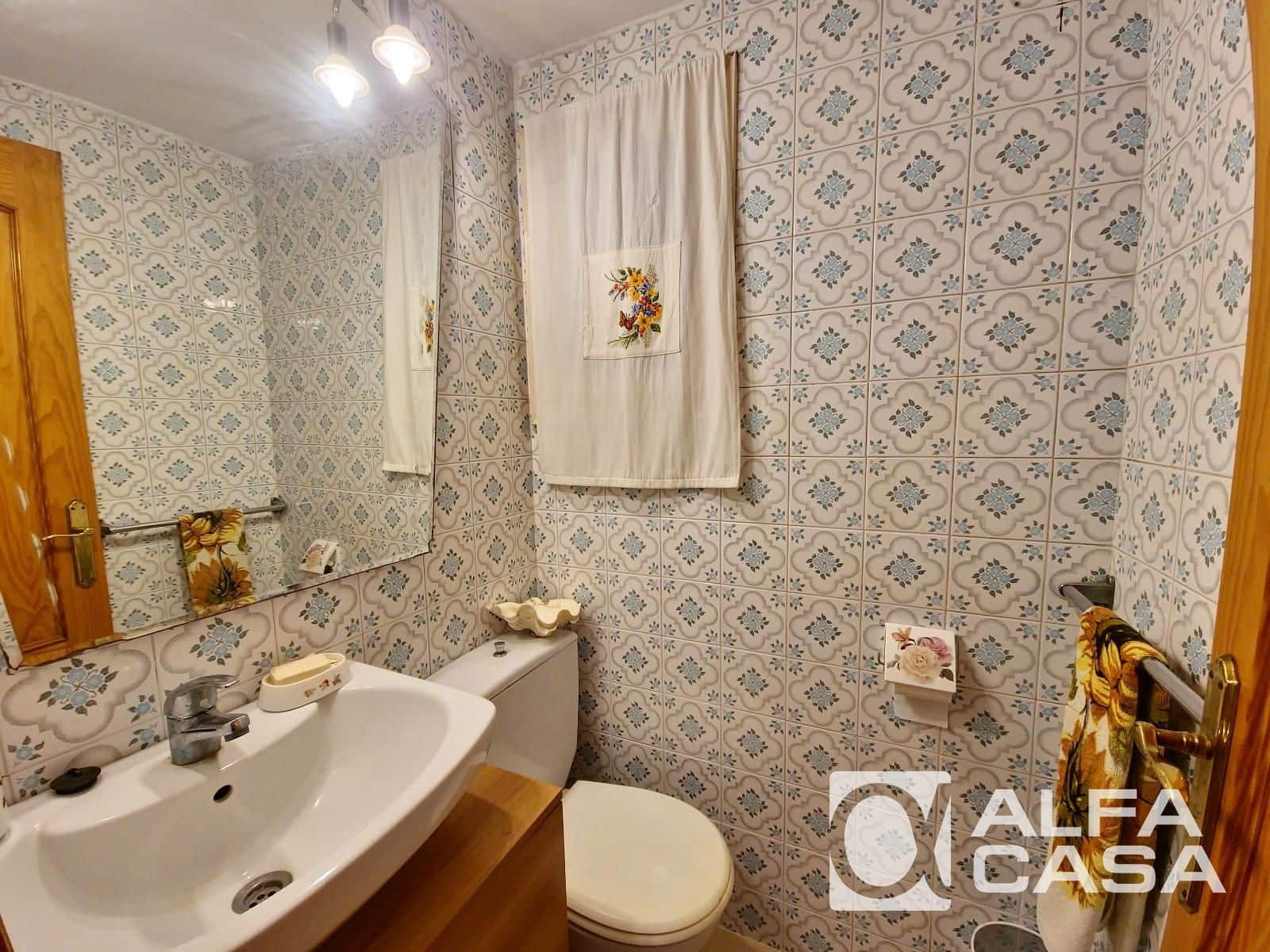 Chalet de 4 habitaciones en Lloret de Mar en venta con piscina garaje - 380.000 € (Ref: 9592253)