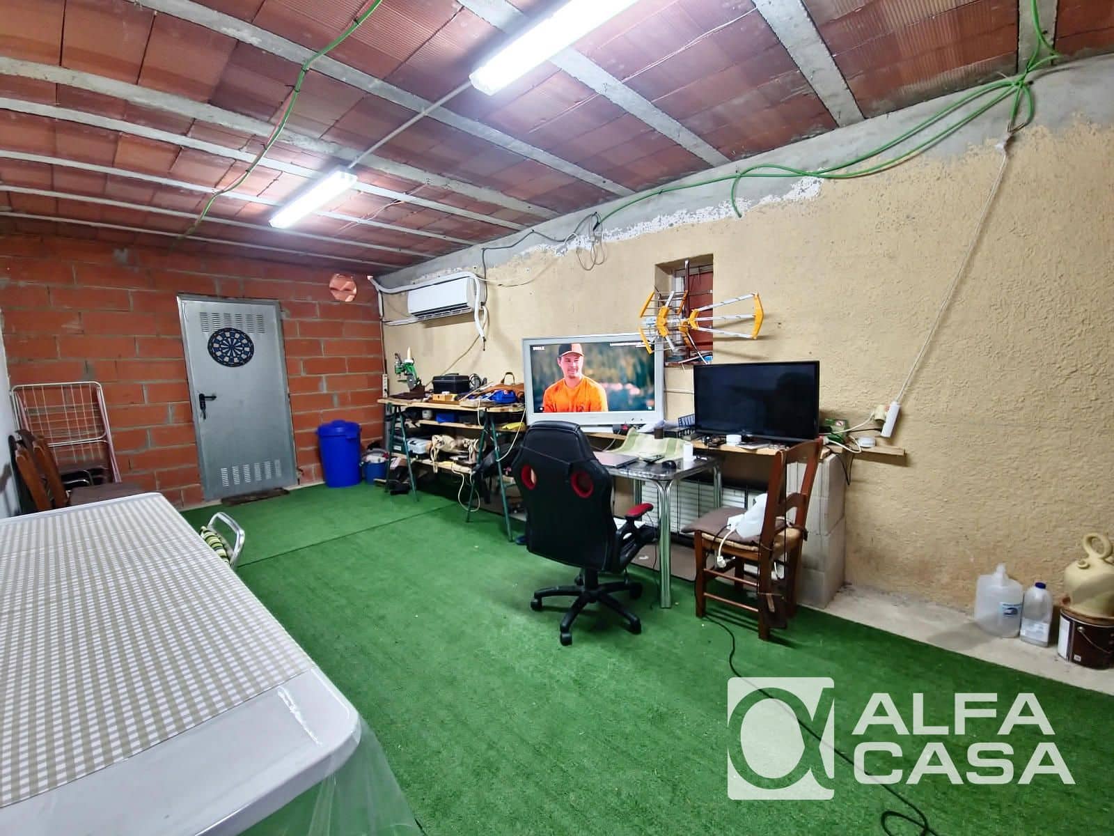 Chalet de 4 habitaciones en Lloret de Mar en venta con piscina garaje - 380.000 € (Ref: 9592253)