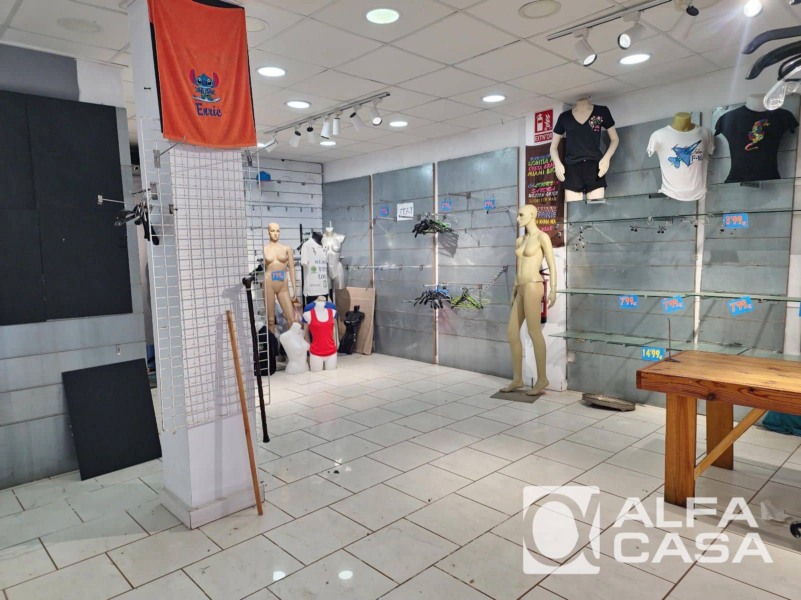 Commercial for sale in Lloret de Mar - € 160,000 (Ref: 9700180)
