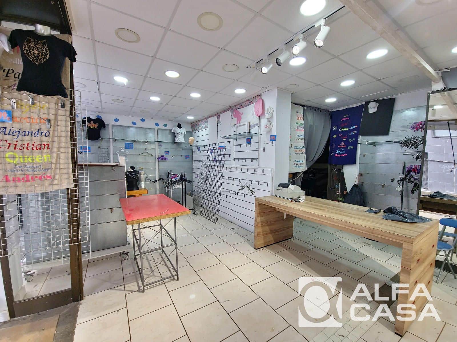 Commercial for sale in Lloret de Mar - € 160,000 (Ref: 9700180)