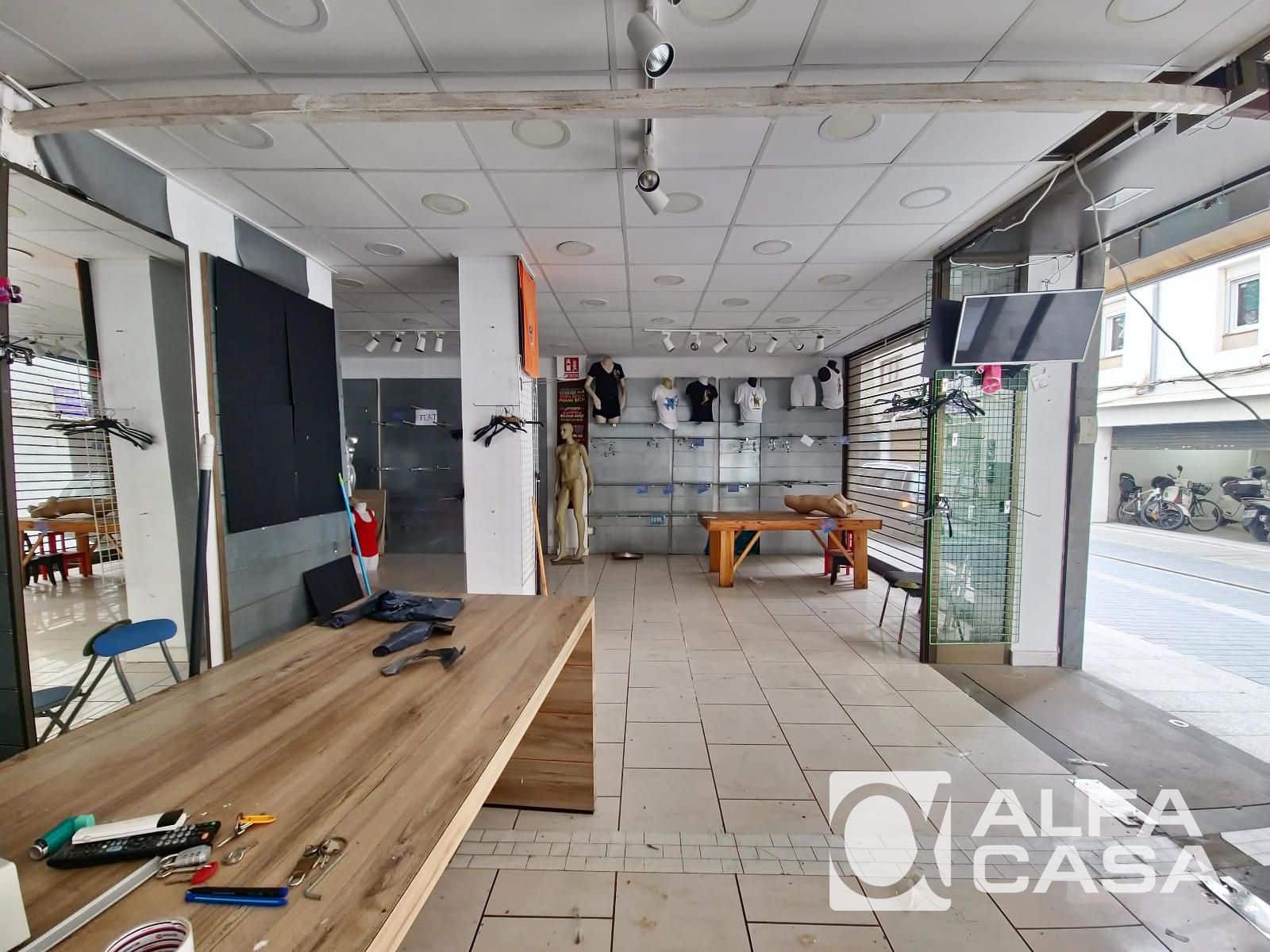 Commercial for sale in Lloret de Mar - € 160,000 (Ref: 9700180)
