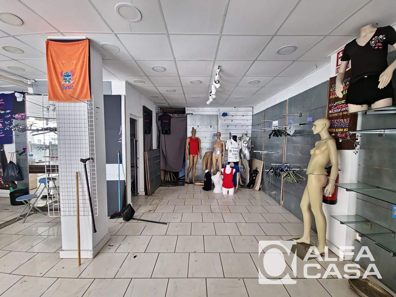 Commercial for sale in Lloret de Mar - € 160,000 (Ref: 9700180)