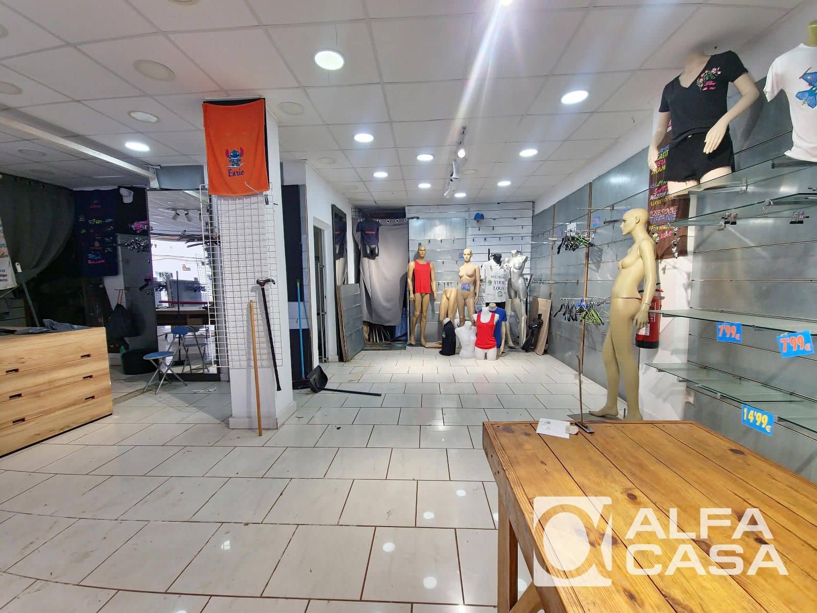 Commercial for sale in Lloret de Mar - € 160,000 (Ref: 9700180)