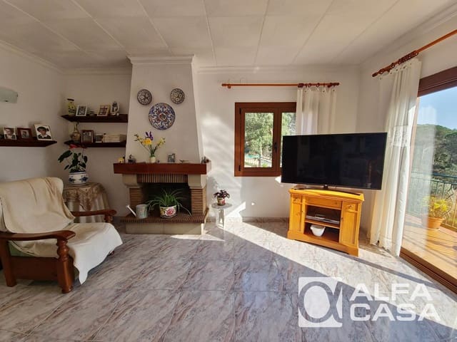 4 quarto Moradia para venda em Lloret de Mar com garagem - 668 000 € (Ref: 9734099)