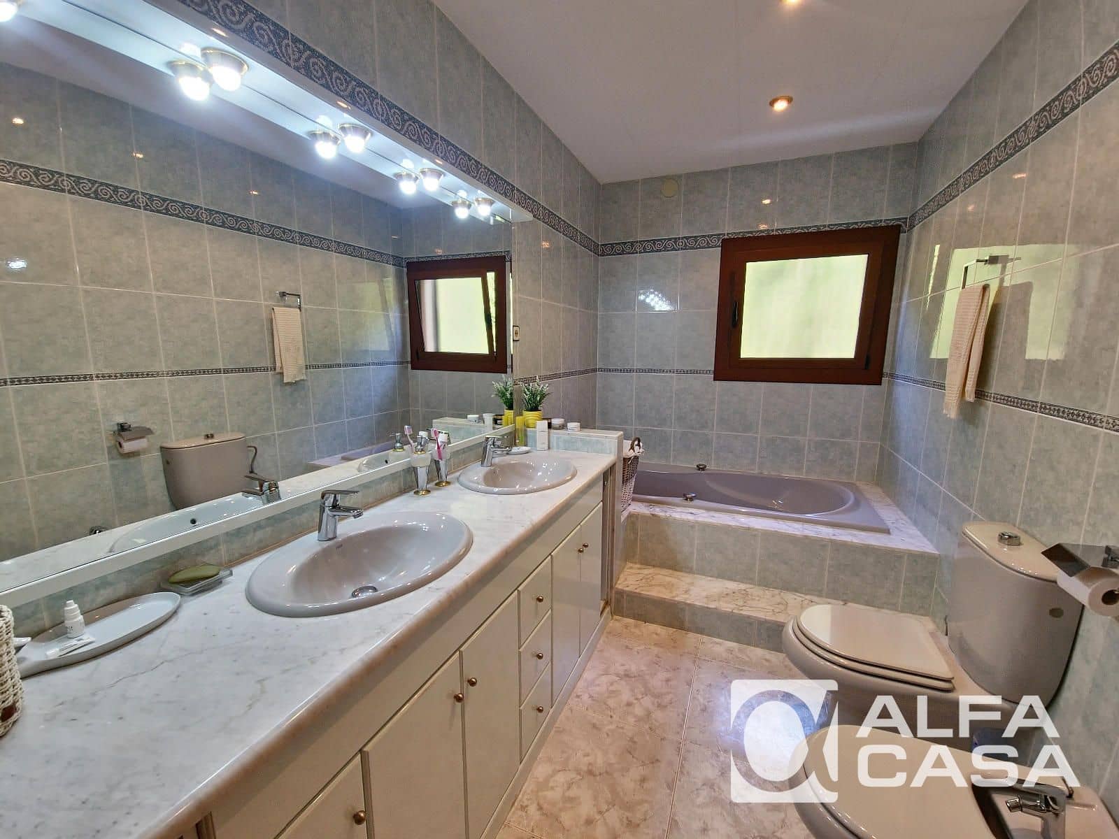 4 chambre Villa/Maison à vendre à Lloret de Mar avec garage - 668 000 € (Ref: 9734099)