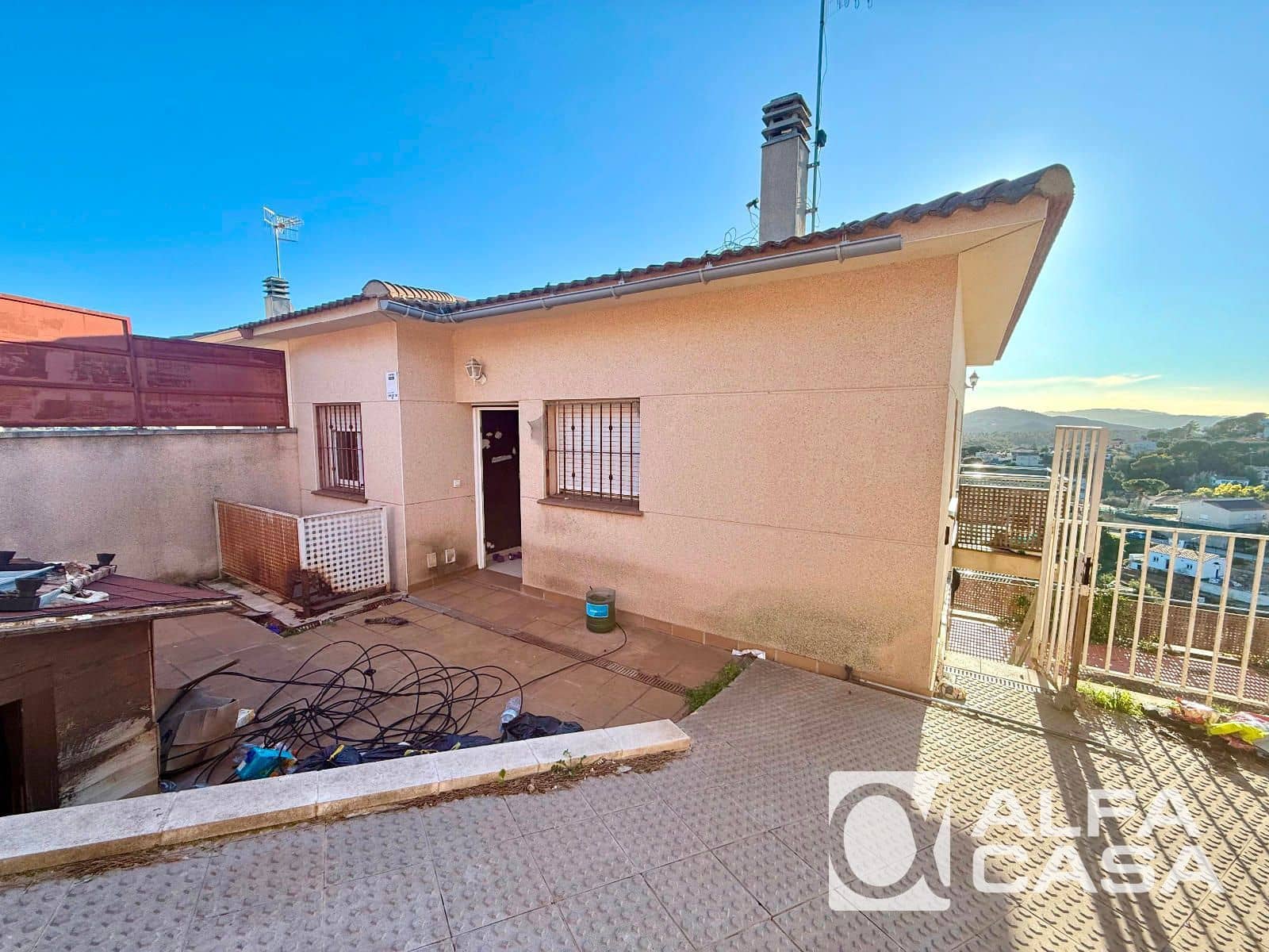 4 bedroom Villa for sale in Vidreres - € 160,000 (Ref: 9770024)