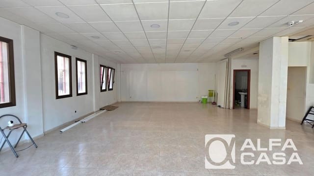 Commercial for sale in Lloret de Mar - € 200,000 (Ref: 9805280)