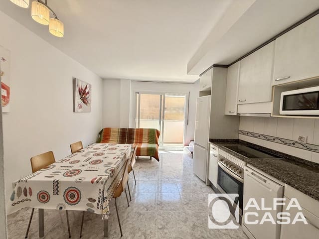 Piso de 1 habitación en Lloret de Mar en venta con piscina - 169.000 € (Ref: 9809462)