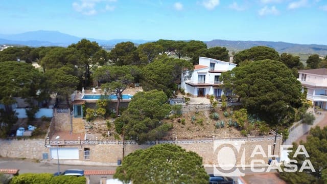 4 Zimmer Villa zu verkaufen in Blanes mit Pool Garage - 1.280.000 € (Ref: 9816543)