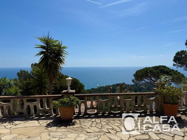 4 Zimmer Villa zu verkaufen in Blanes mit Pool Garage - 1.280.000 € (Ref: 9816543)
