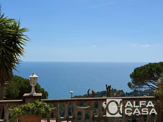 4 Zimmer Villa zu verkaufen in Blanes mit Pool Garage - 1.280.000 € (Ref: 9816543)