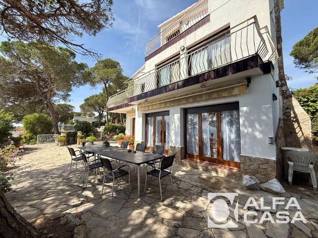 4 Zimmer Villa zu verkaufen in Blanes mit Pool Garage - 1.280.000 € (Ref: 9816543)
