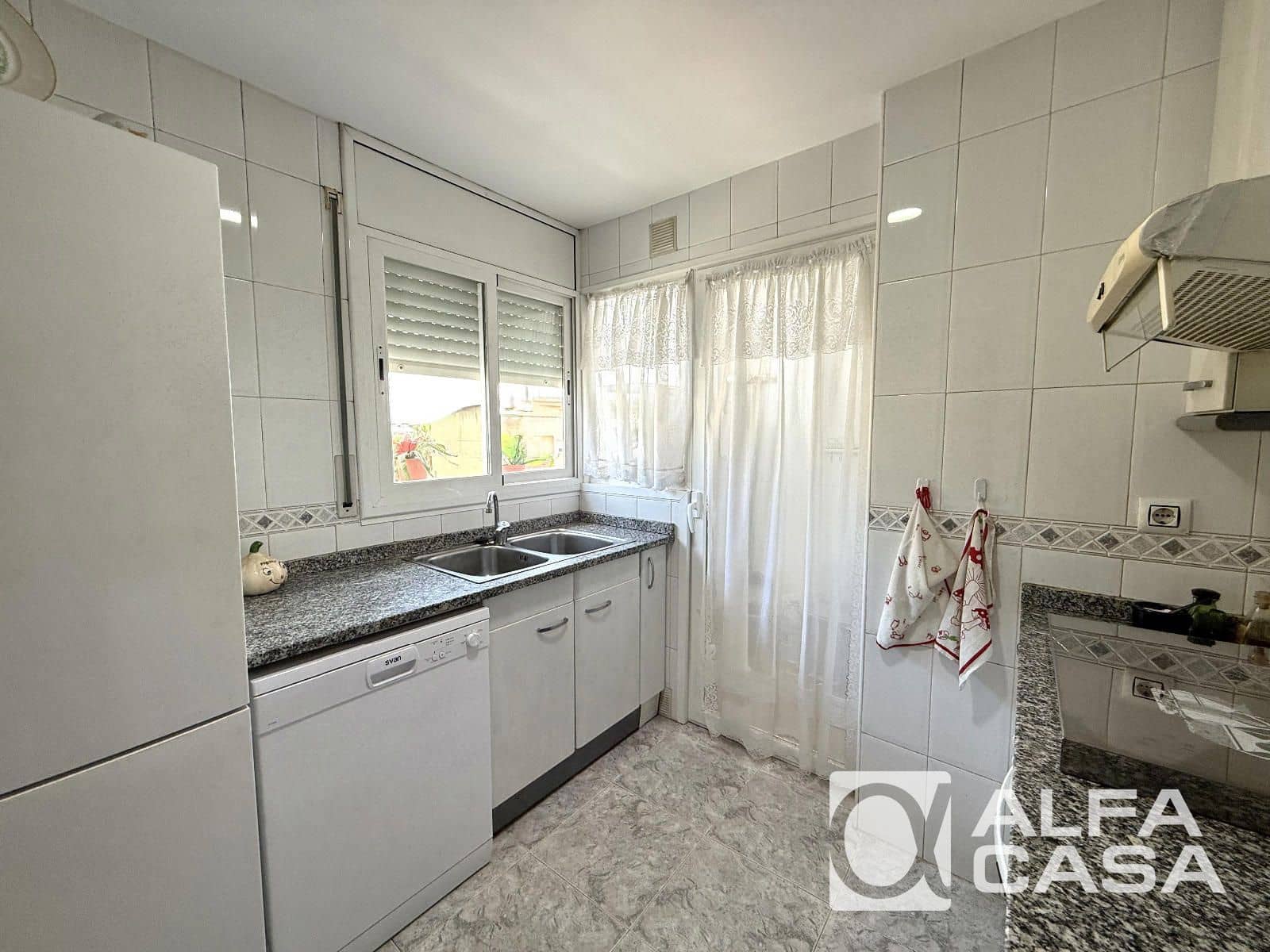 3 soveværelse Lejlighed til salg i Lloret de Mar med swimmingpool garage - € 300.000 (Ref: 9819945)
