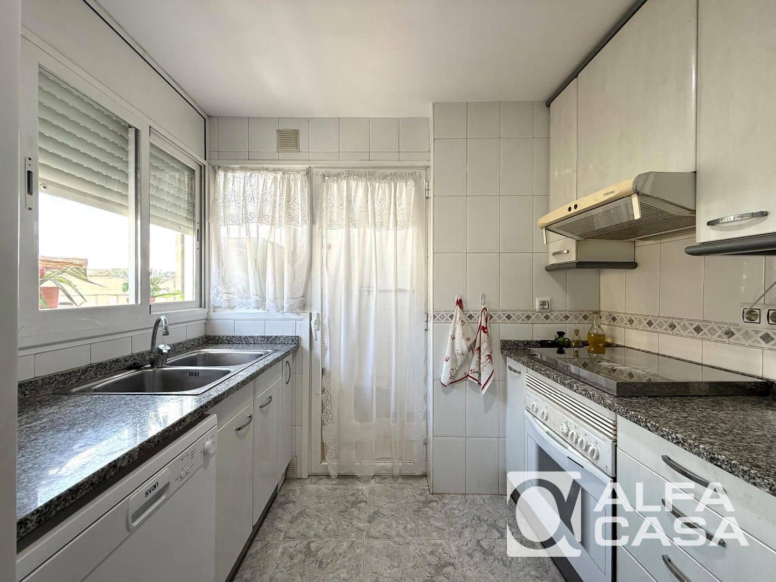 3 soveværelse Lejlighed til salg i Lloret de Mar med swimmingpool garage - € 300.000 (Ref: 9819945)