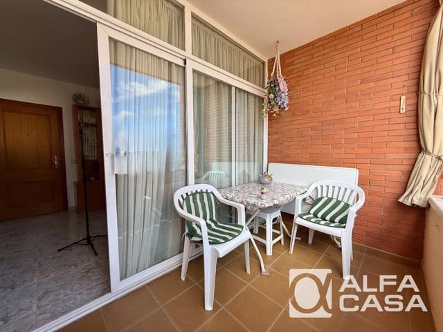 Piso de 3 habitaciones en Lloret de Mar en venta con piscina garaje - 300.000 € (Ref: 9819945)