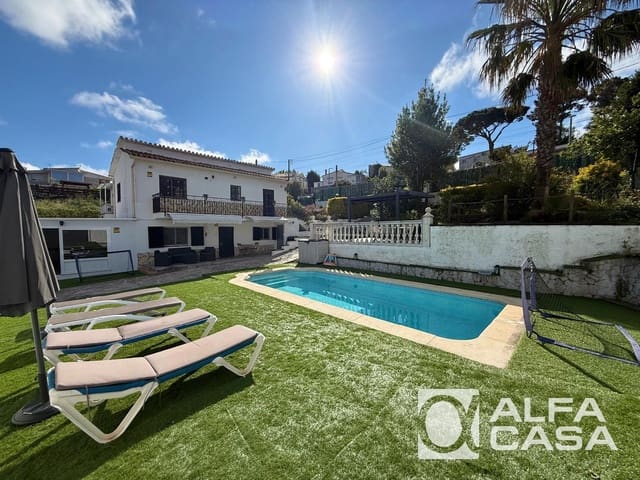 3 bedroom Villa for sale in Lloret de Mar with pool - € 325,000 (Ref: 9823785)