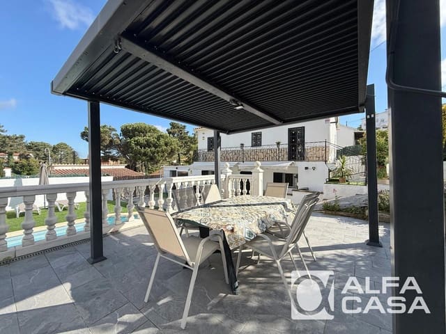 3 bedroom Villa for sale in Lloret de Mar with pool - € 325,000 (Ref: 9823785)