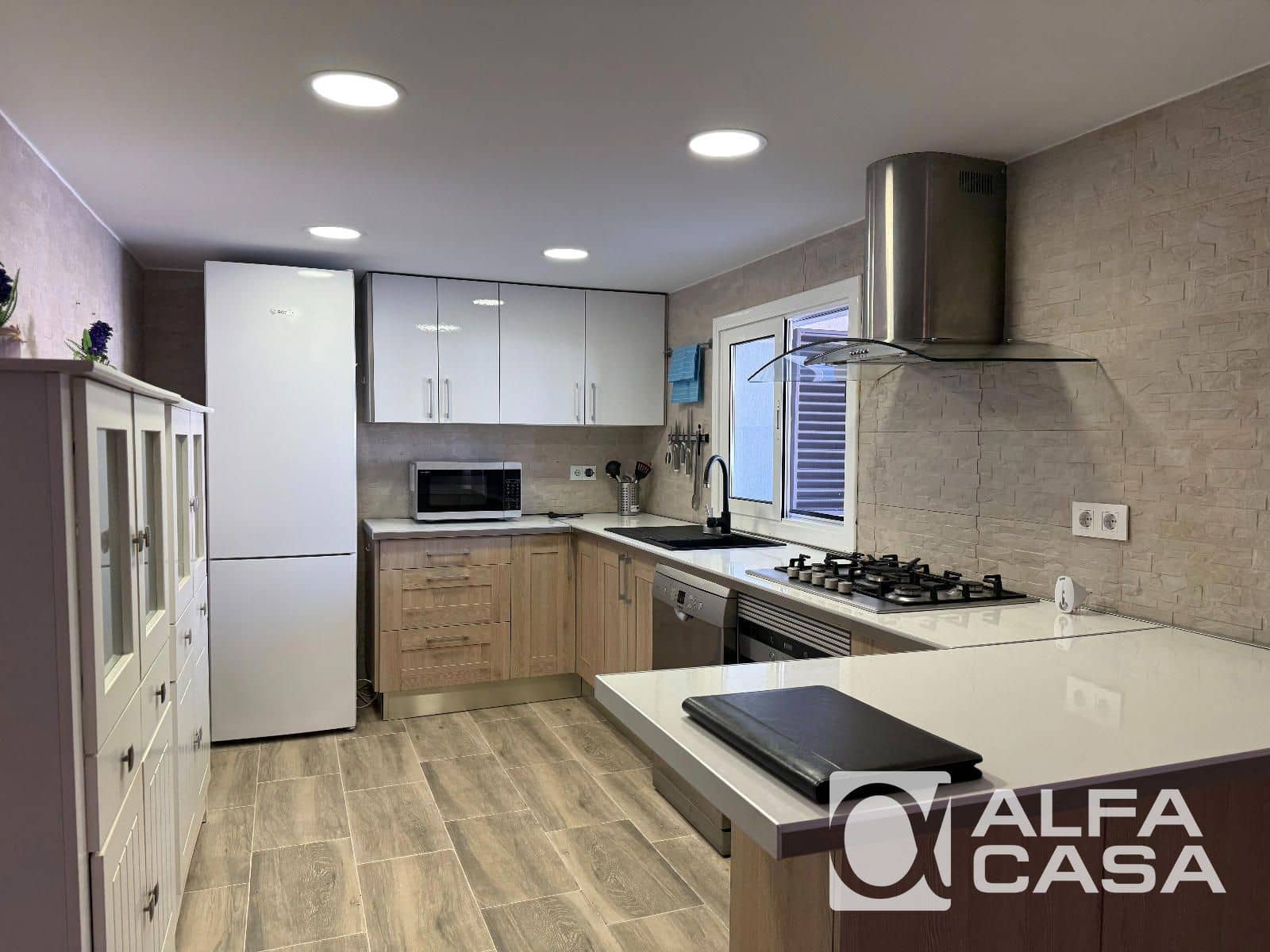 3 chambre Villa/Maison à vendre à Lloret de Mar avec piscine - 325 000 € (Ref: 9823785)