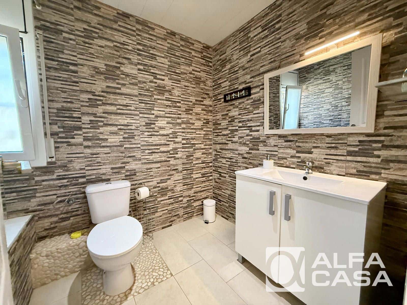 3 chambre Villa/Maison à vendre à Lloret de Mar avec piscine - 325 000 € (Ref: 9823785)