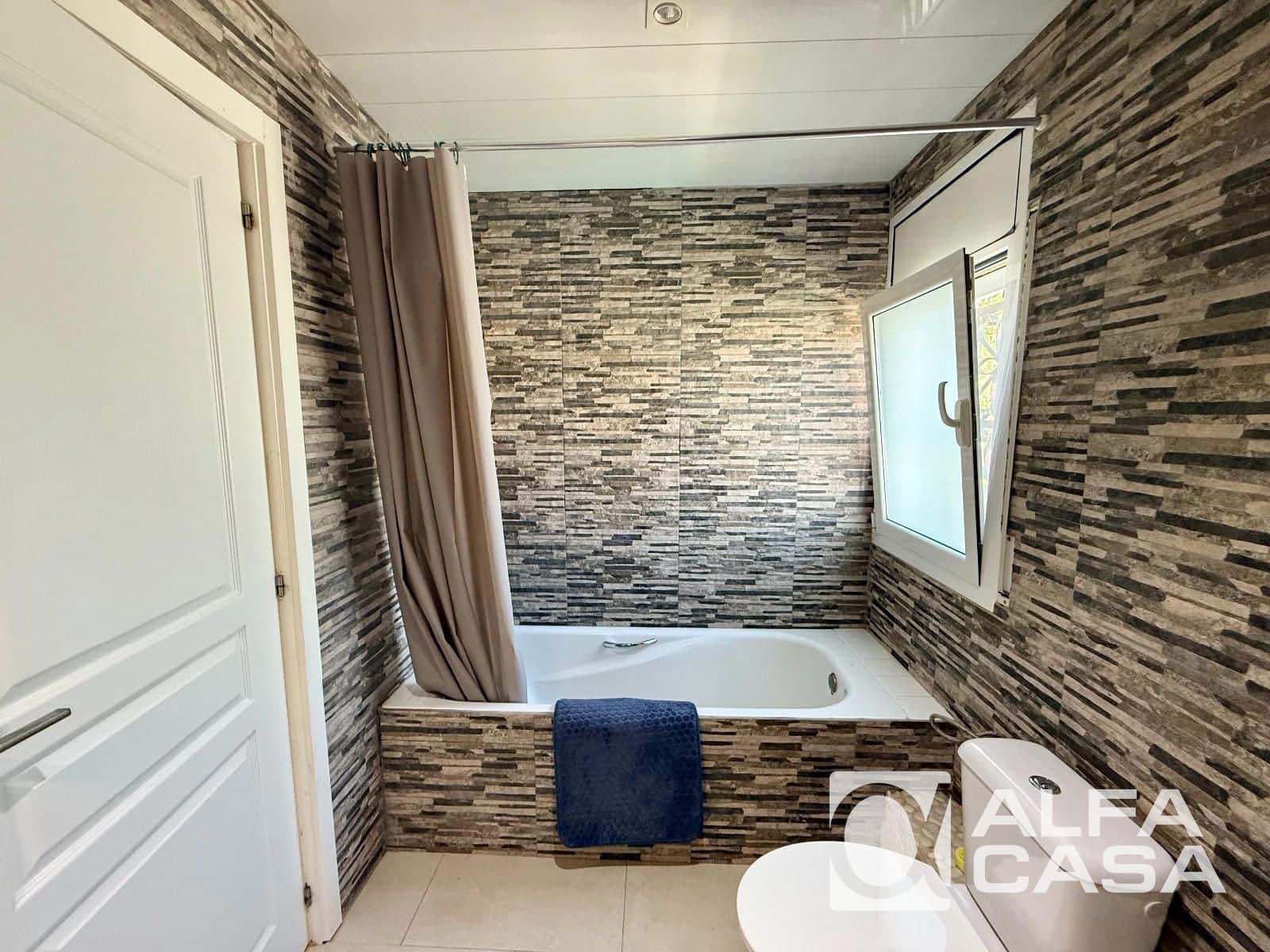 3 chambre Villa/Maison à vendre à Lloret de Mar avec piscine - 325 000 € (Ref: 9823785)