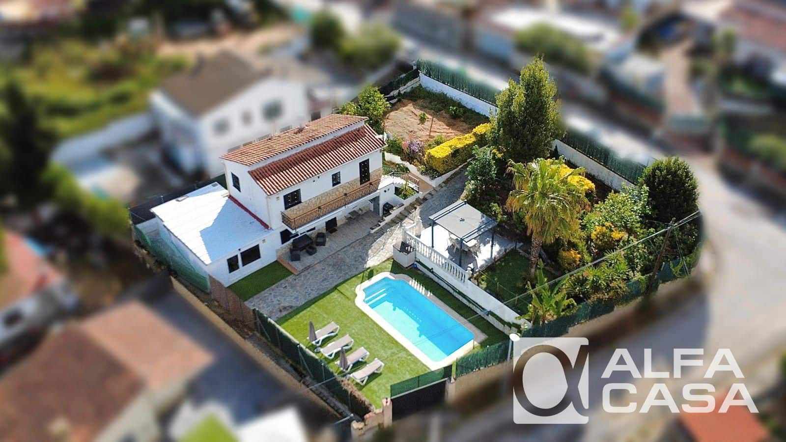 3 chambre Villa/Maison à vendre à Lloret de Mar avec piscine - 325 000 € (Ref: 9823785)