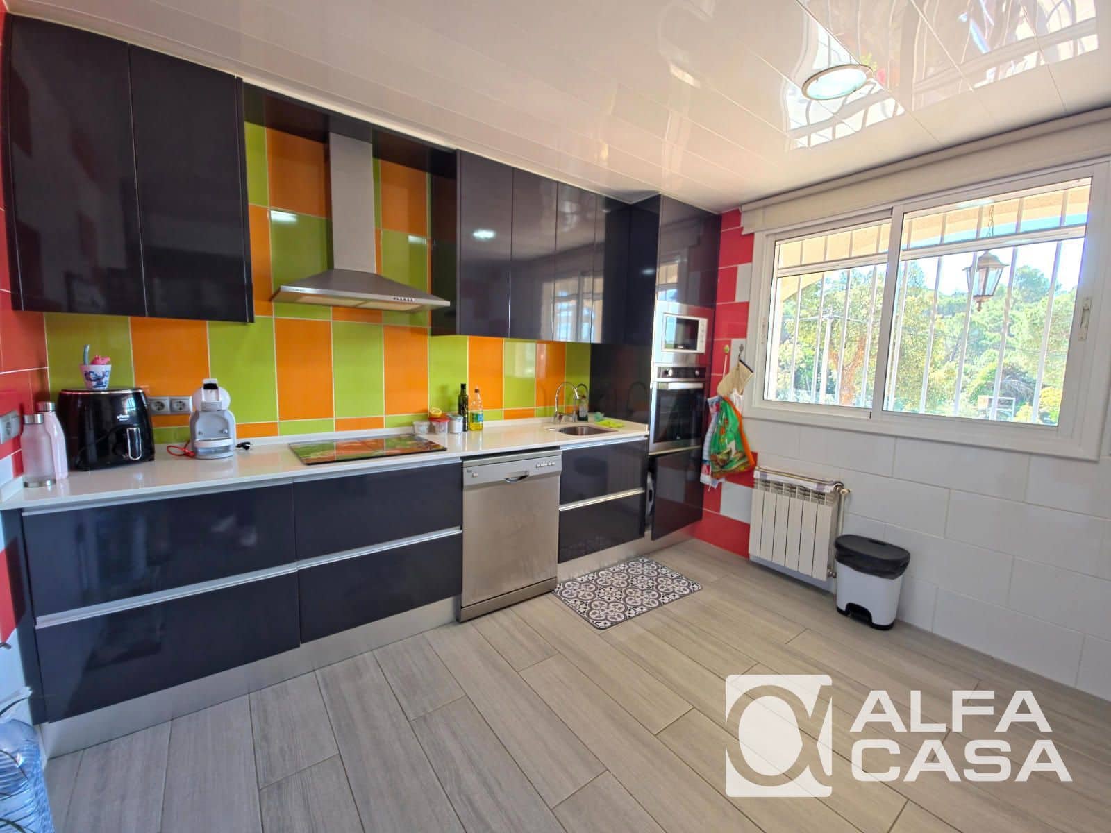 4 makuuhuone Huvila myytävänä paikassa Lloret de Mar mukana uima-altaan 
autotalli - 525 000 € (Ref: 9841774)