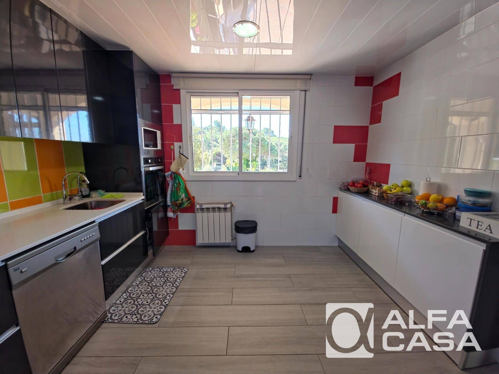 4 makuuhuone Huvila myytävänä paikassa Lloret de Mar mukana uima-altaan 
autotalli - 525 000 € (Ref: 9841774)