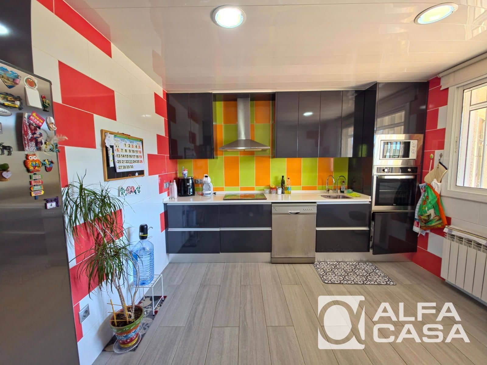 4 makuuhuone Huvila myytävänä paikassa Lloret de Mar mukana uima-altaan 
autotalli - 525 000 € (Ref: 9841774)