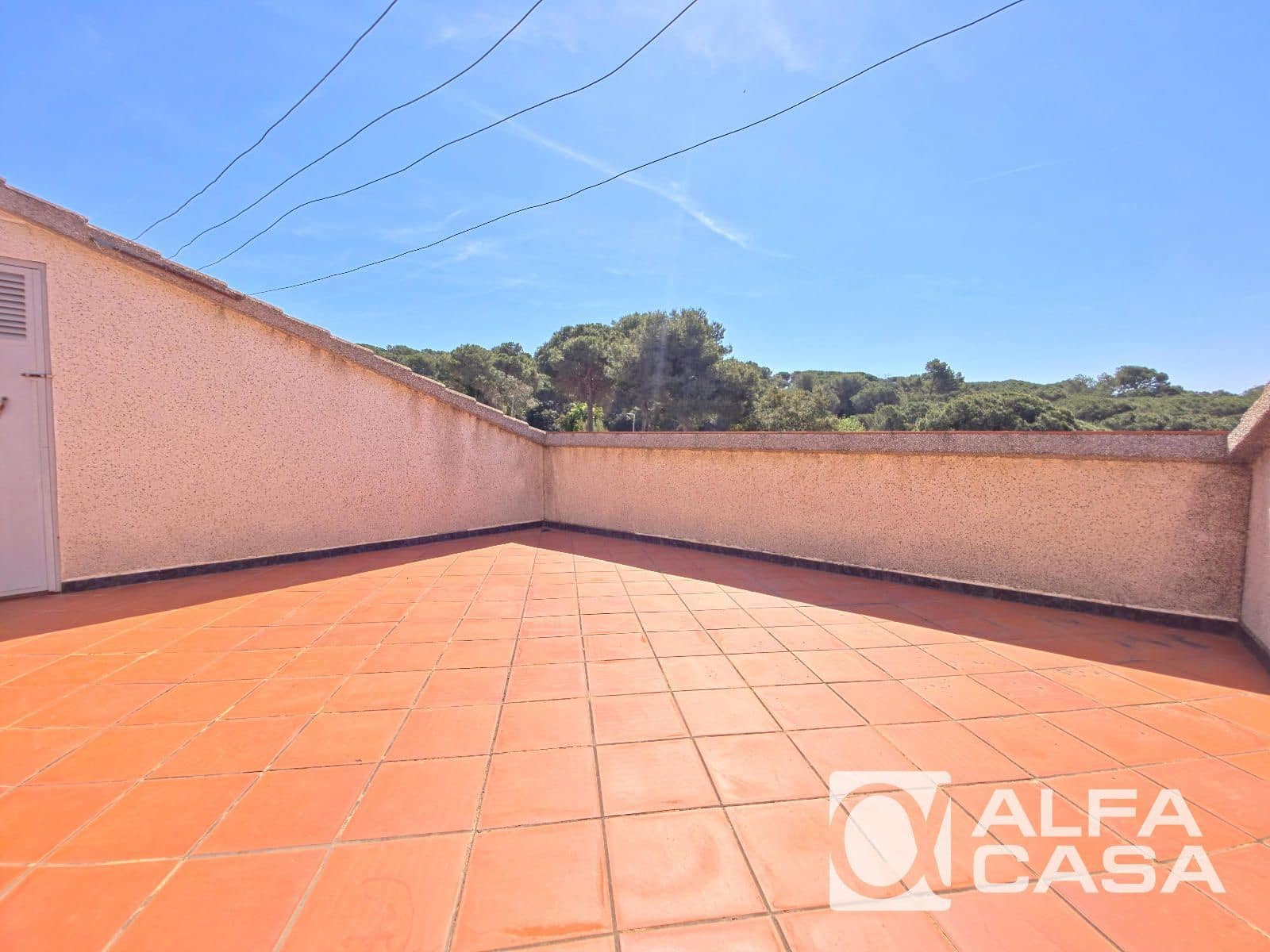 4 makuuhuone Huvila myytävänä paikassa Lloret de Mar mukana uima-altaan 
autotalli - 525 000 € (Ref: 9841774)