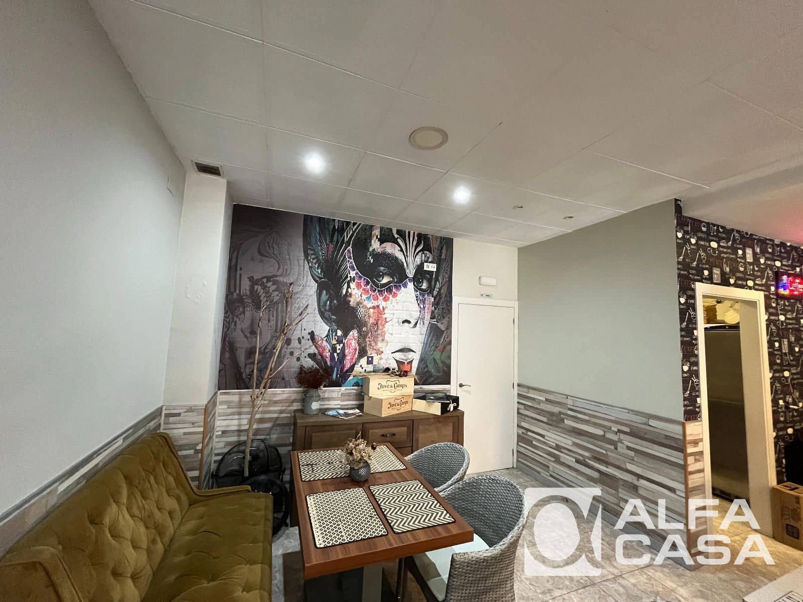 Comercial para venda em Lloret de Mar - 199 000 € (Ref: 9860876)
