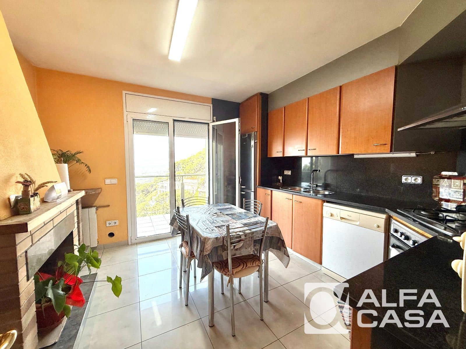 2 sypialnia Willa na sprzedaż w Lloret de Mar z garażem - 420 000 € (Ref: 9870527)