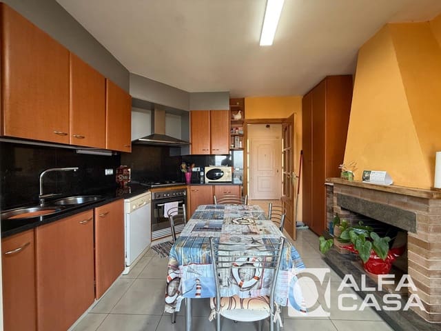 2 sypialnia Willa na sprzedaż w Lloret de Mar z garażem - 420 000 € (Ref: 9870527)