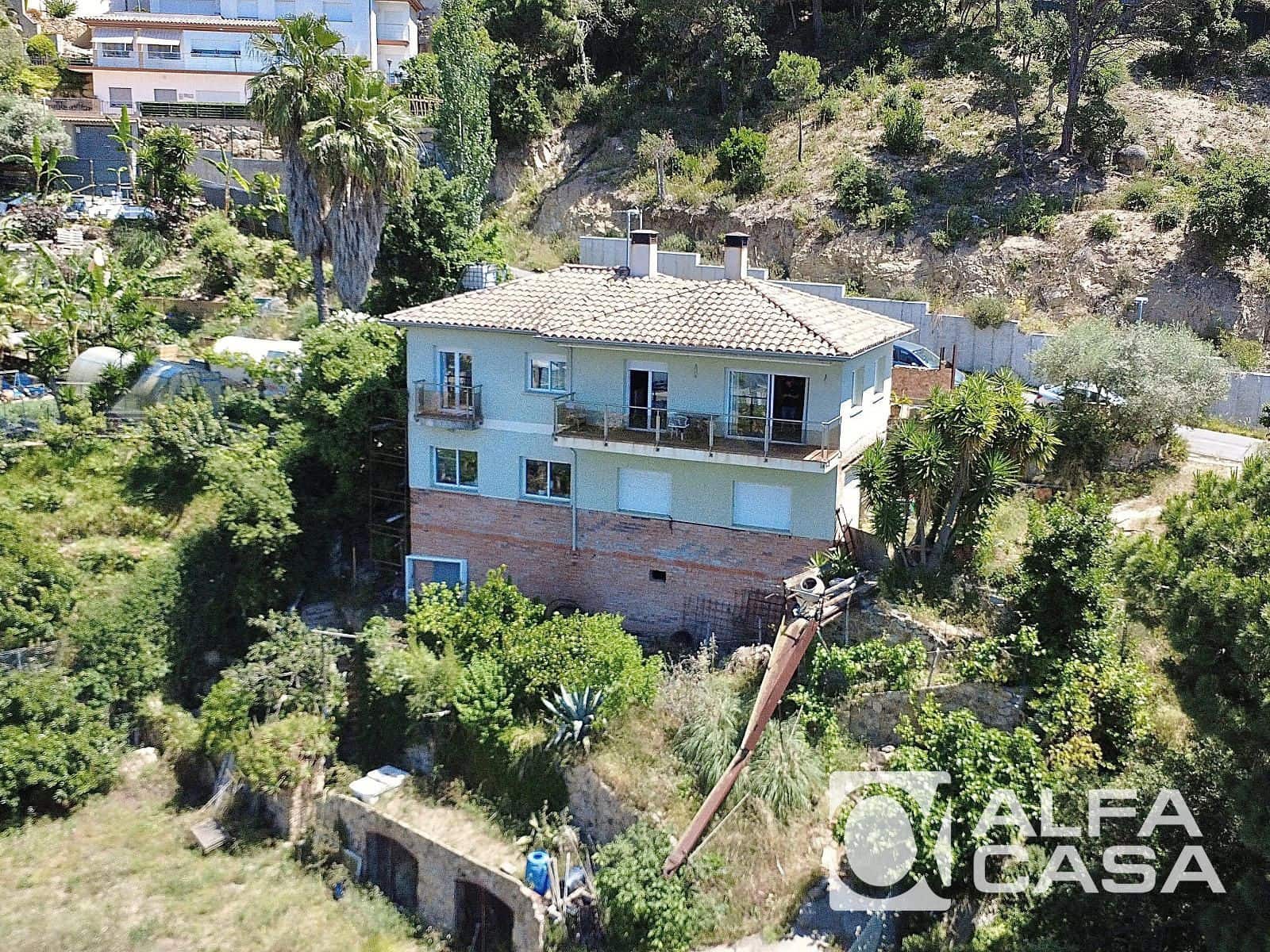 2 sypialnia Willa na sprzedaż w Lloret de Mar z garażem - 420 000 € (Ref: 9870527)