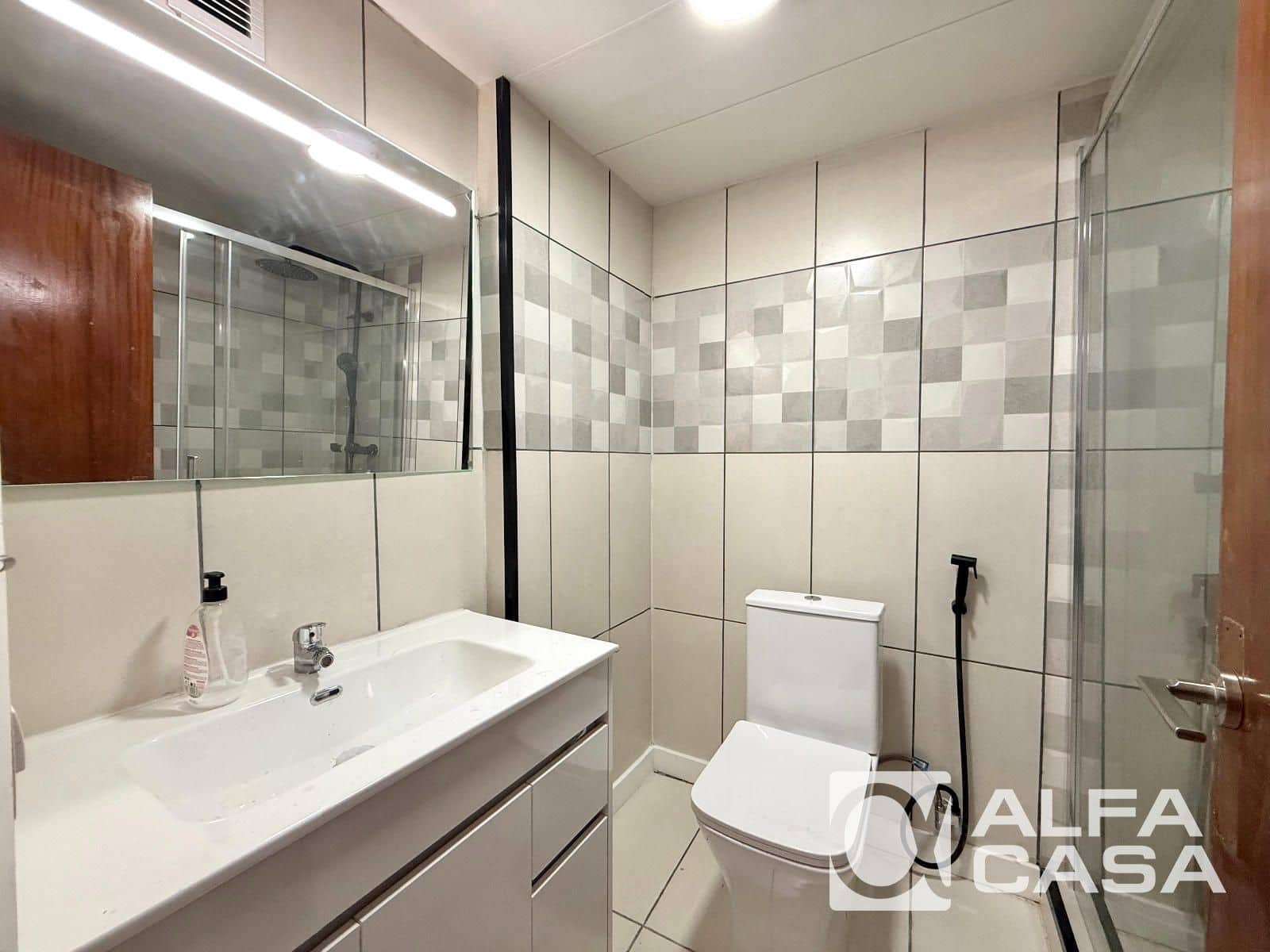4 soveværelse Lejlighed til salg i Lloret de Mar med garage - € 250.000 (Ref: 9890998)