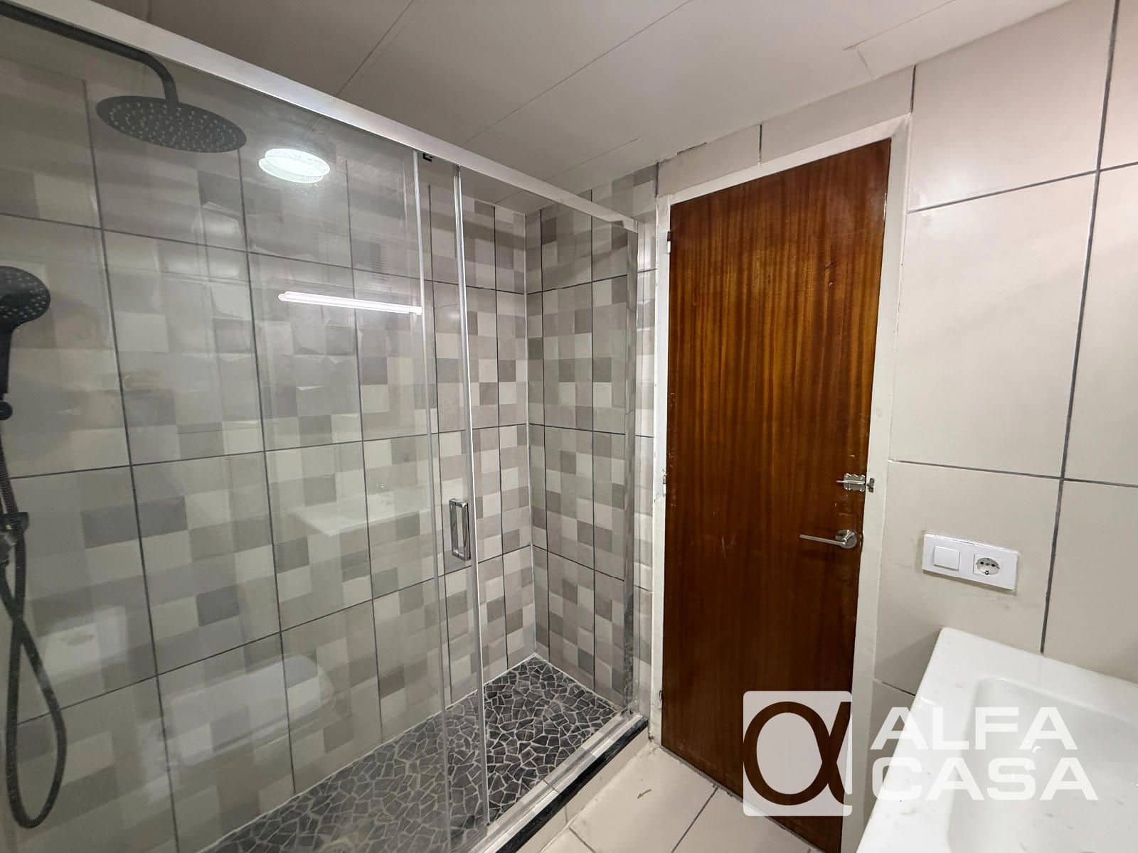 4 soveværelse Lejlighed til salg i Lloret de Mar med garage - € 250.000 (Ref: 9890998)