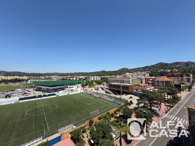 4 soveværelse Lejlighed til salg i Lloret de Mar med garage - € 250.000 (Ref: 9890998)