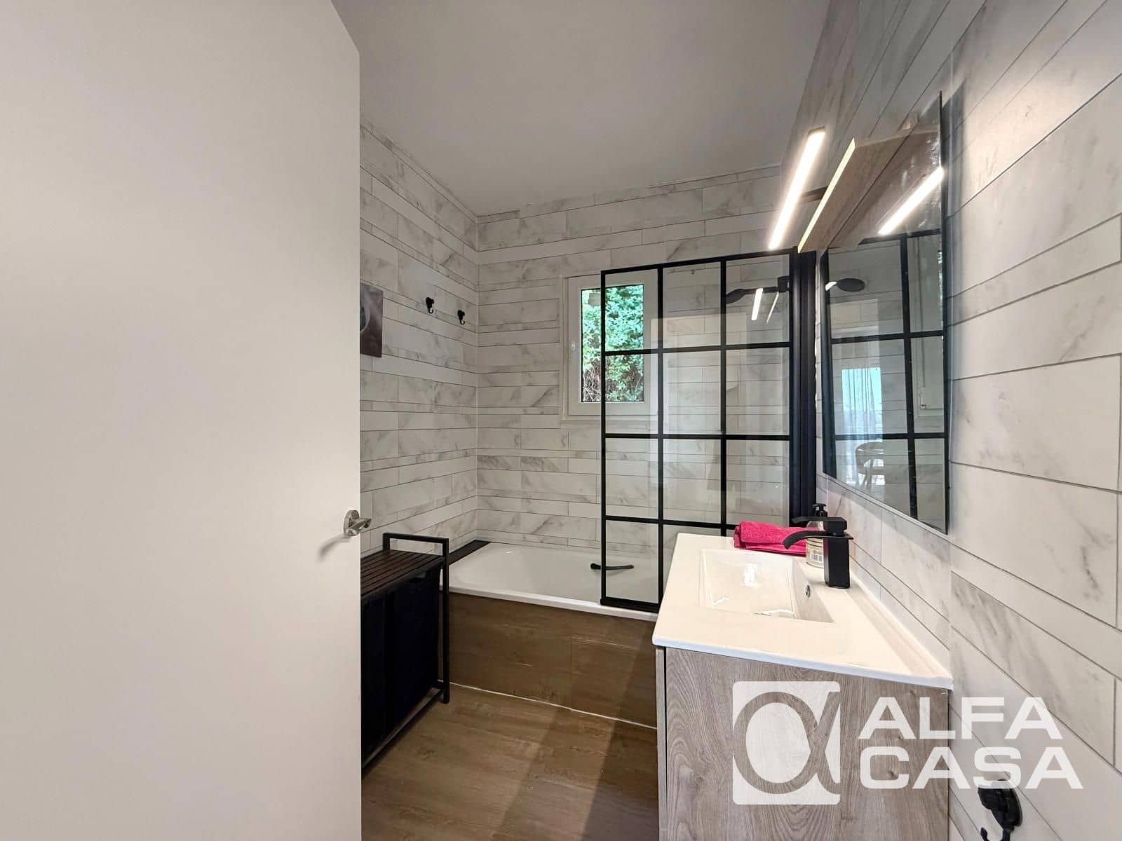 2 slaapkamer Villa te koop in Vidreres met garage - € 240.000 (Ref: 9891354)
