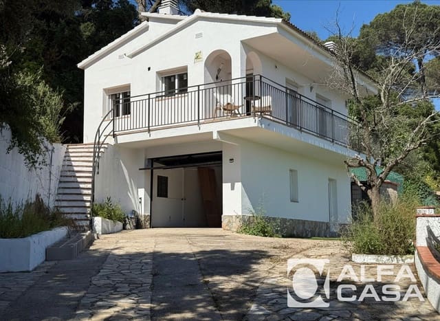 2 slaapkamer Villa te koop in Vidreres met garage - € 240.000 (Ref: 9891354)