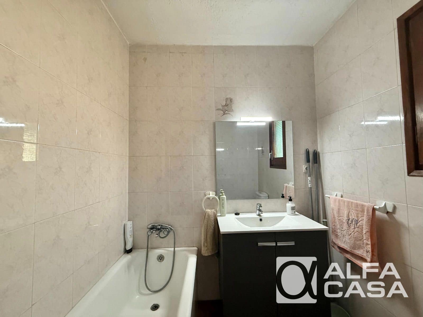 4 slaapkamer Villa te koop in Vidreres met zwembad - € 225.000 (Ref: 9893002)