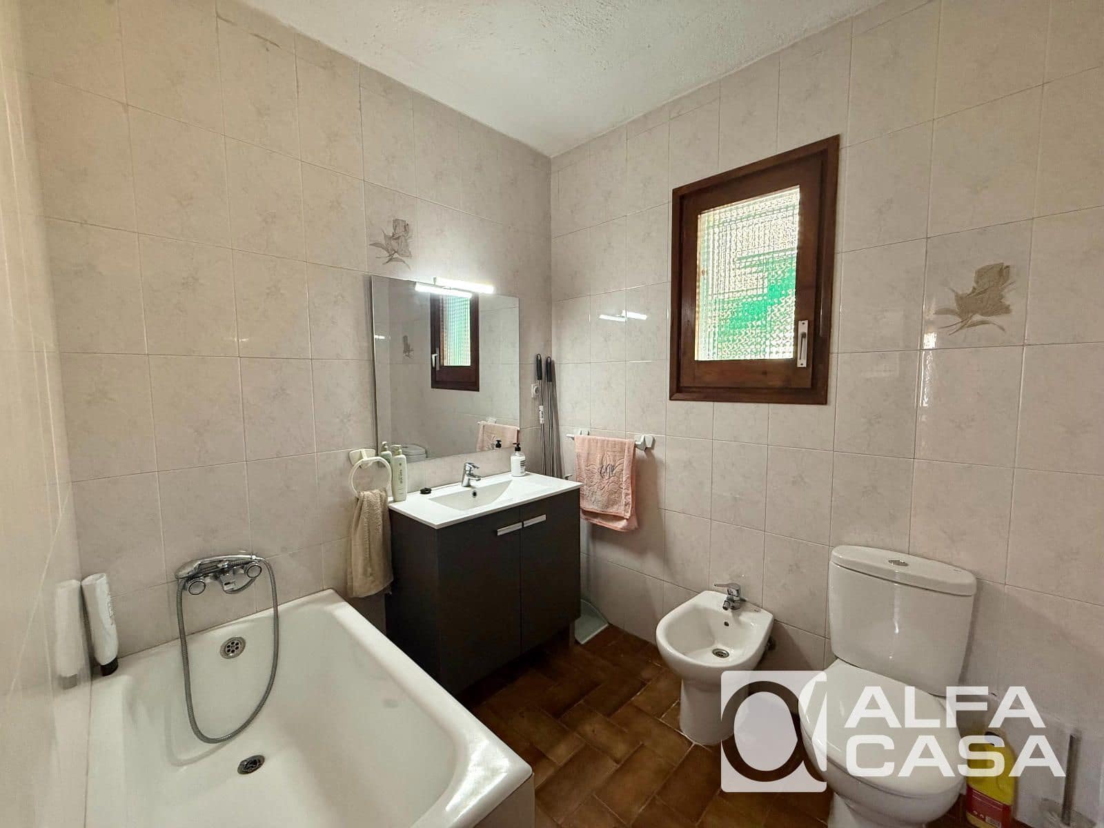 4 slaapkamer Villa te koop in Vidreres met zwembad - € 225.000 (Ref: 9893002)