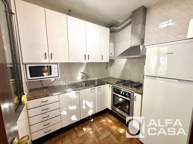 4 slaapkamer Villa te koop in Vidreres met zwembad - € 225.000 (Ref: 9893002)